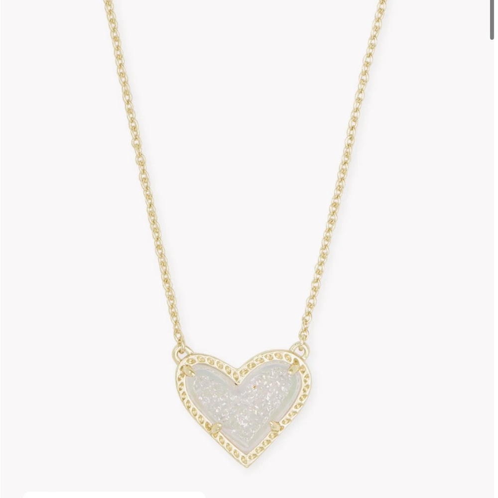 Kendra Scott NWT heart necklace